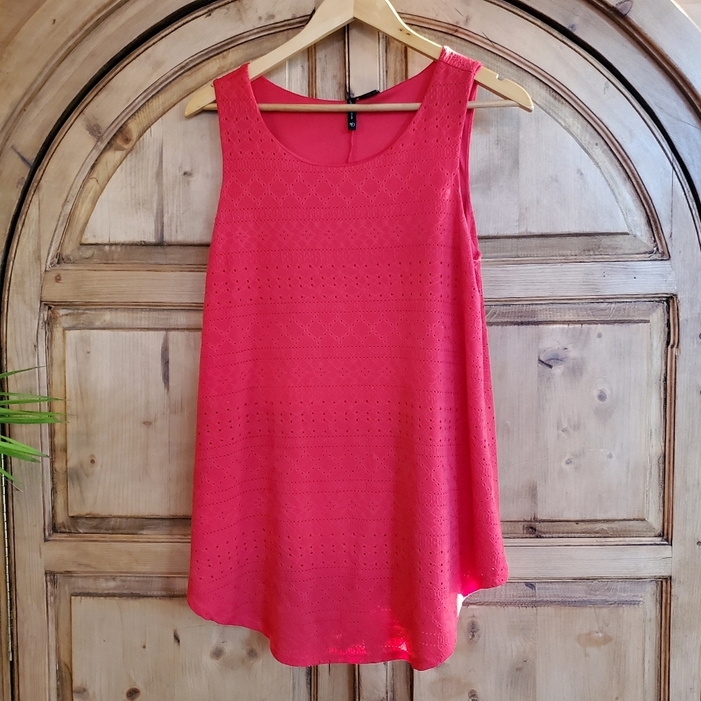 New Directions lace lined sleeveless tunic. Size M